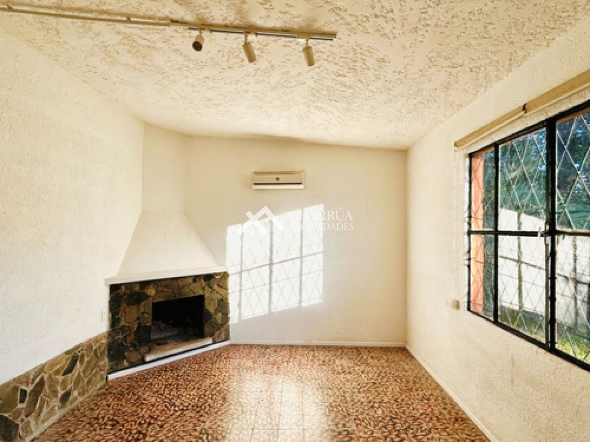 Casa ID.70 - Alquiler Casa 2 dormtiorios, En Lomas De Solymar Sur 
