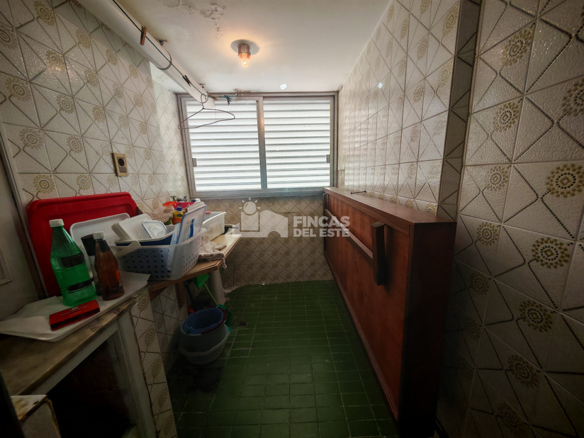 Apartamento ID.2574/Punta-Del-Este-Primera-Línea--Apartamento-Con-Parrillero,-3-Dormitorios-Y-Vista-Al-Mar - Punta Del Este Primera Línea — Apartamento Con Parrillero, 3 Dormitorios Y Vista Al Mar