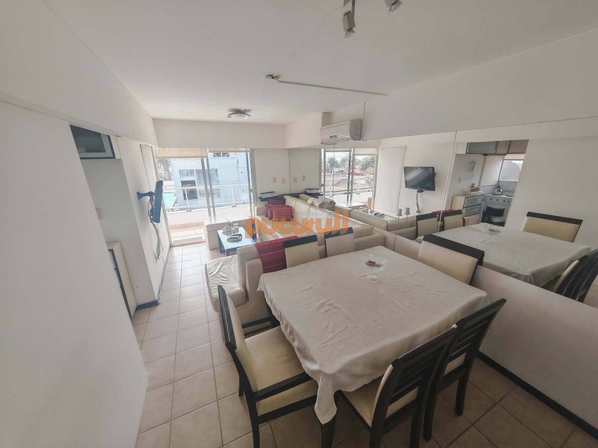 Apartamento ID.2323 - Apartamento en venta de 1 dormitorio y medio en Punta del este buen sol y vista al mar
