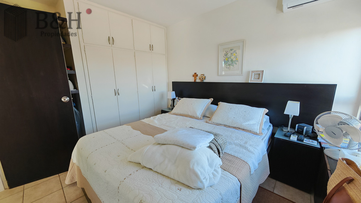 Apartamento ID.5881 - Apartamento en venta de 1 dormitorio y medio en Punta del este buen sol y vista al mar