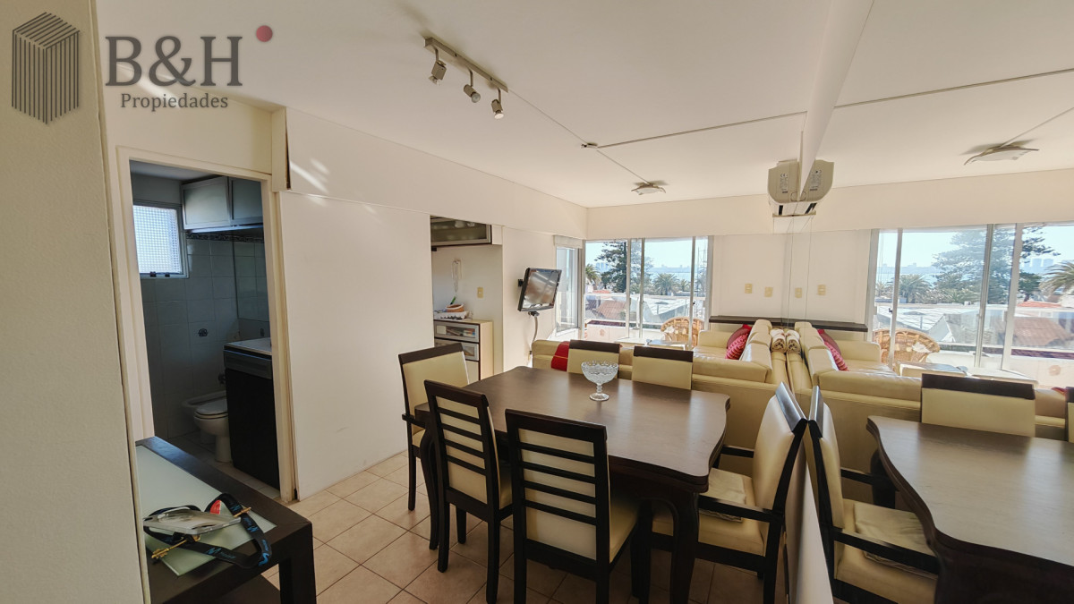 Apartamento ID.5881 - Apartamento en venta de 1 dormitorio y medio en Punta del este buen sol y vista al mar