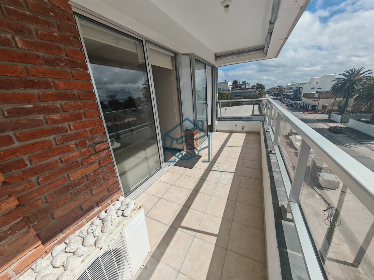 Apartamento ID.1532/Apartamento-en-venta-de-1-dormitorio-y-medio-en-Punta-del-este-buen-sol-y-vista-al-mar - Apartamento en venta de 1 dormitorio y medio en Punta del este buen sol y vista al mar