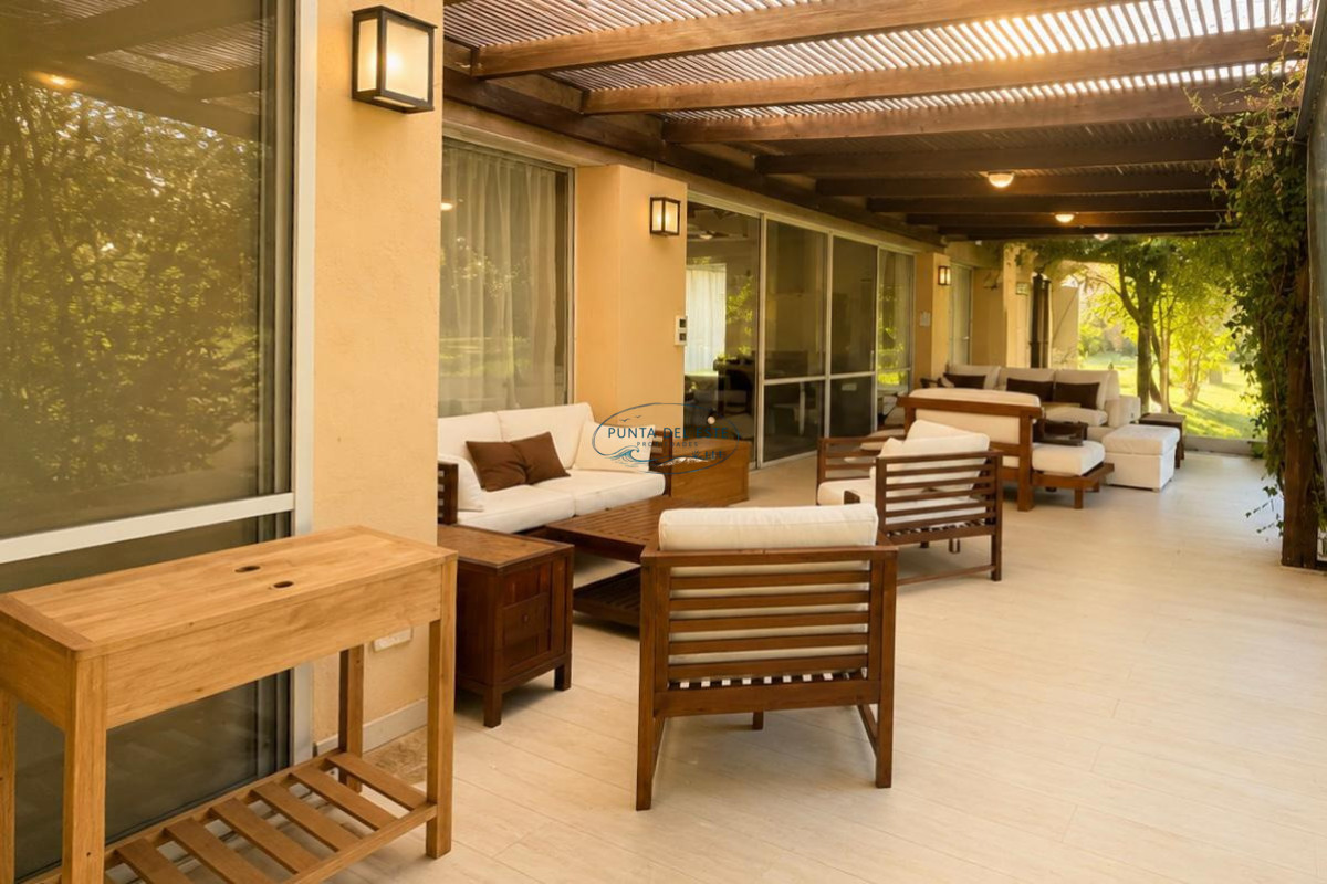 Casa ID.55 - Casa en venta de 4 dormitorios Punta del Este