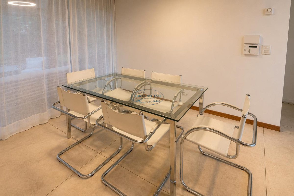 Casa ID.55 - Casa en venta de 4 dormitorios Punta del Este