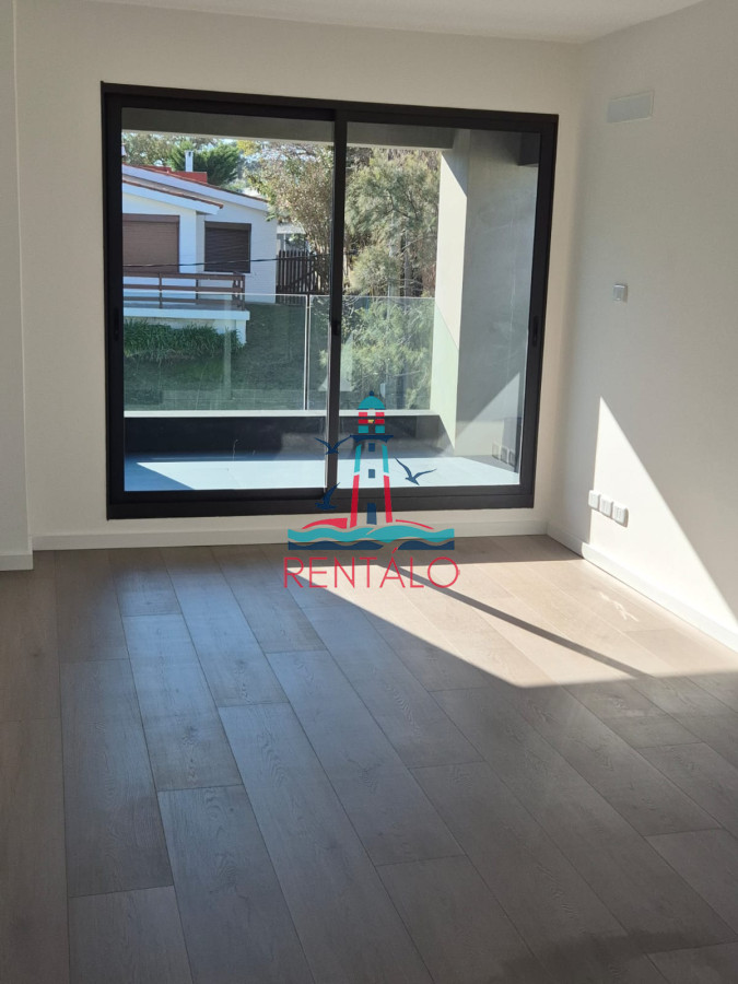 Apartamento ID.533 - Alquiler anual de 2 dormitorios en Punta del este