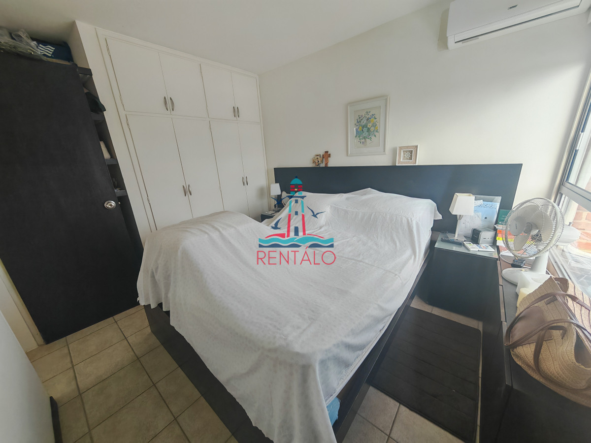 Apartamento ID.541 - Apartamento en venta de 1 dormitorio y medio en Punta del este buen sol y vista al mar