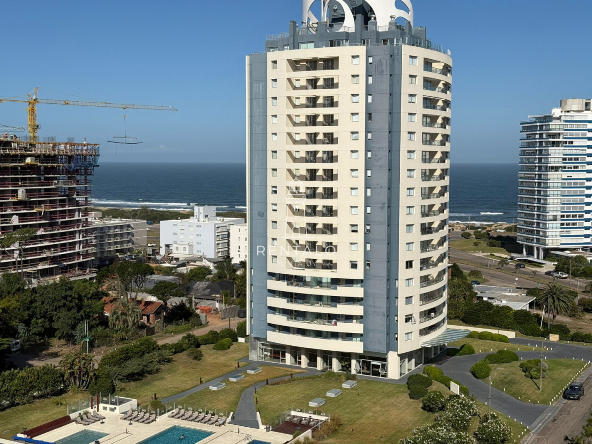Apartamento ID.903 - Apartamento en venta de 2 dormitorios en Punta del este con garaje OPORTUNIDAD