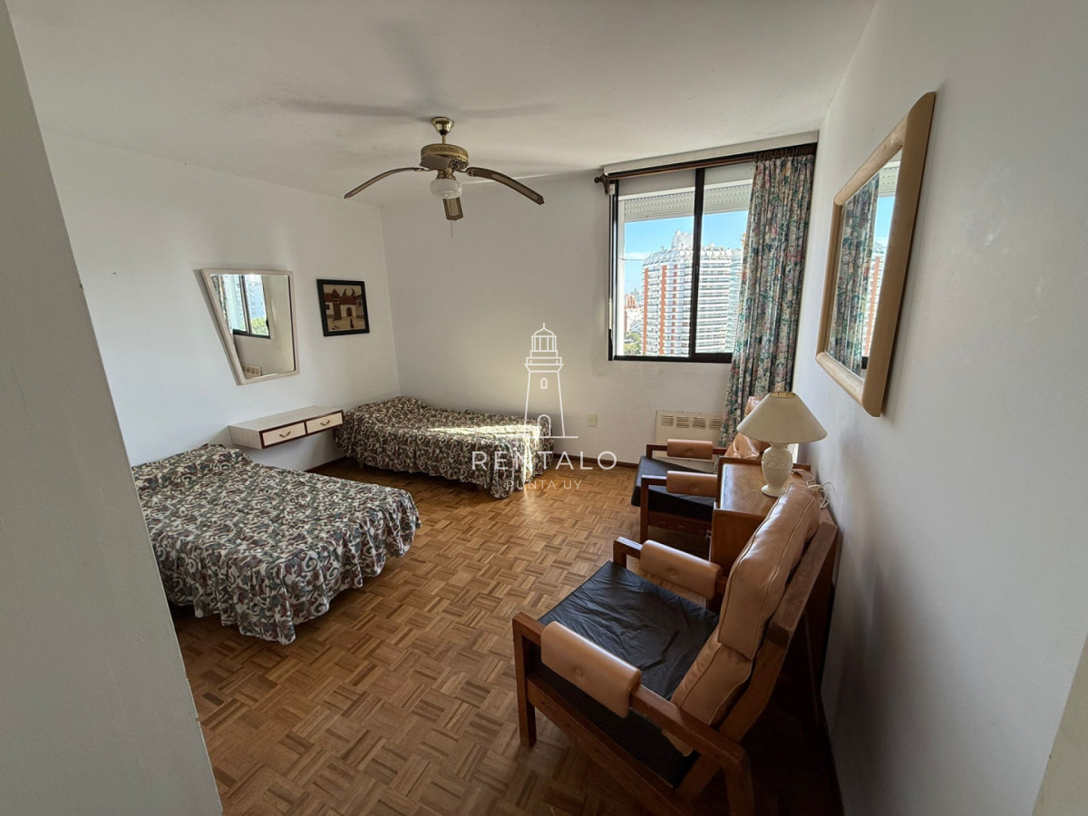 Apartamento ID.903 - Apartamento en venta de 2 dormitorios en Punta del este con garaje OPORTUNIDAD