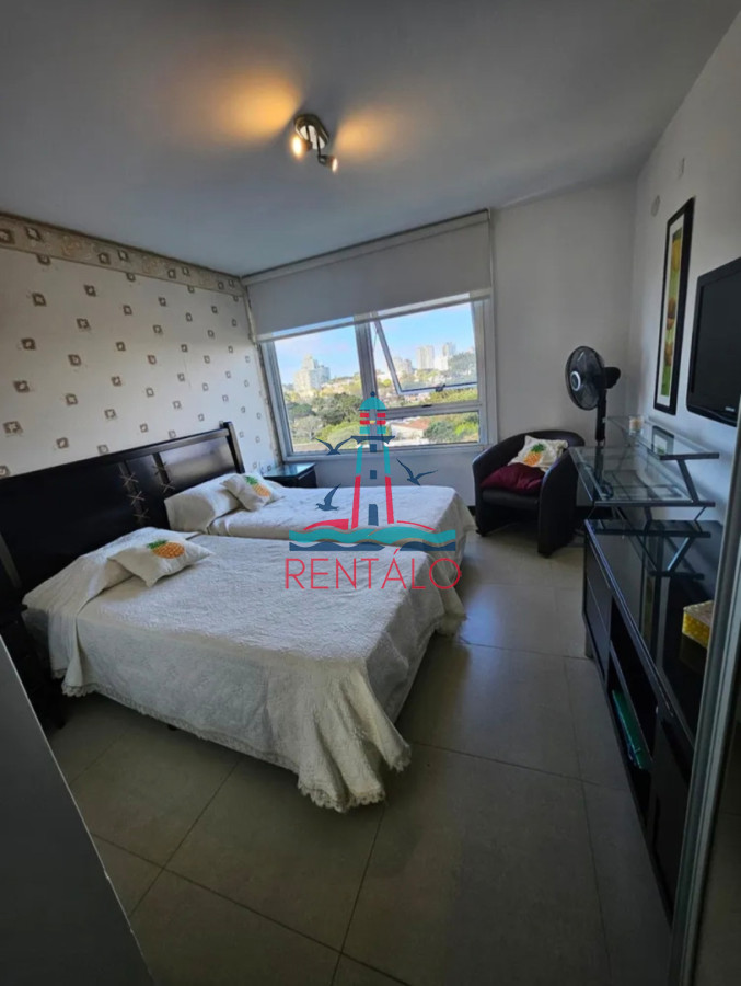 Apartamento ID.810 - En venta apartamento de 2 dormitorios en Punta del este con parrillero y vista al mar