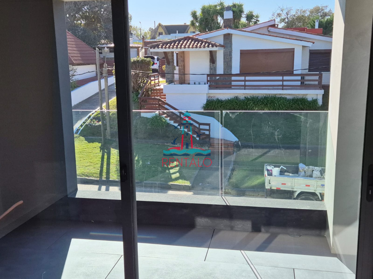 Apartamento ID.533 - Alquiler anual de 2 dormitorios en Punta del este