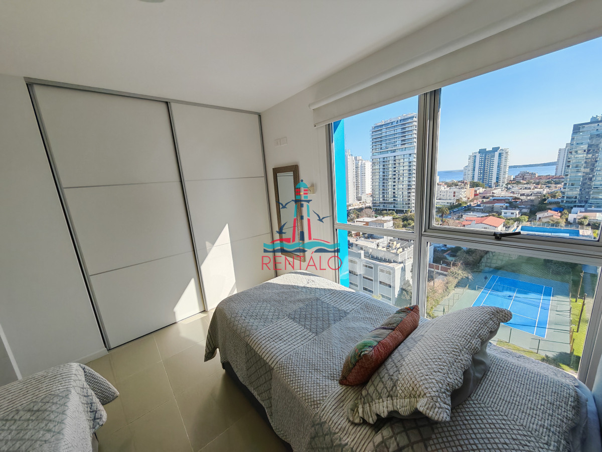 Apartamento ID.403 - Apartamento en venta en Punta del Este de 2 dormitorios y medio y dos baños oportunidad en punta del este 