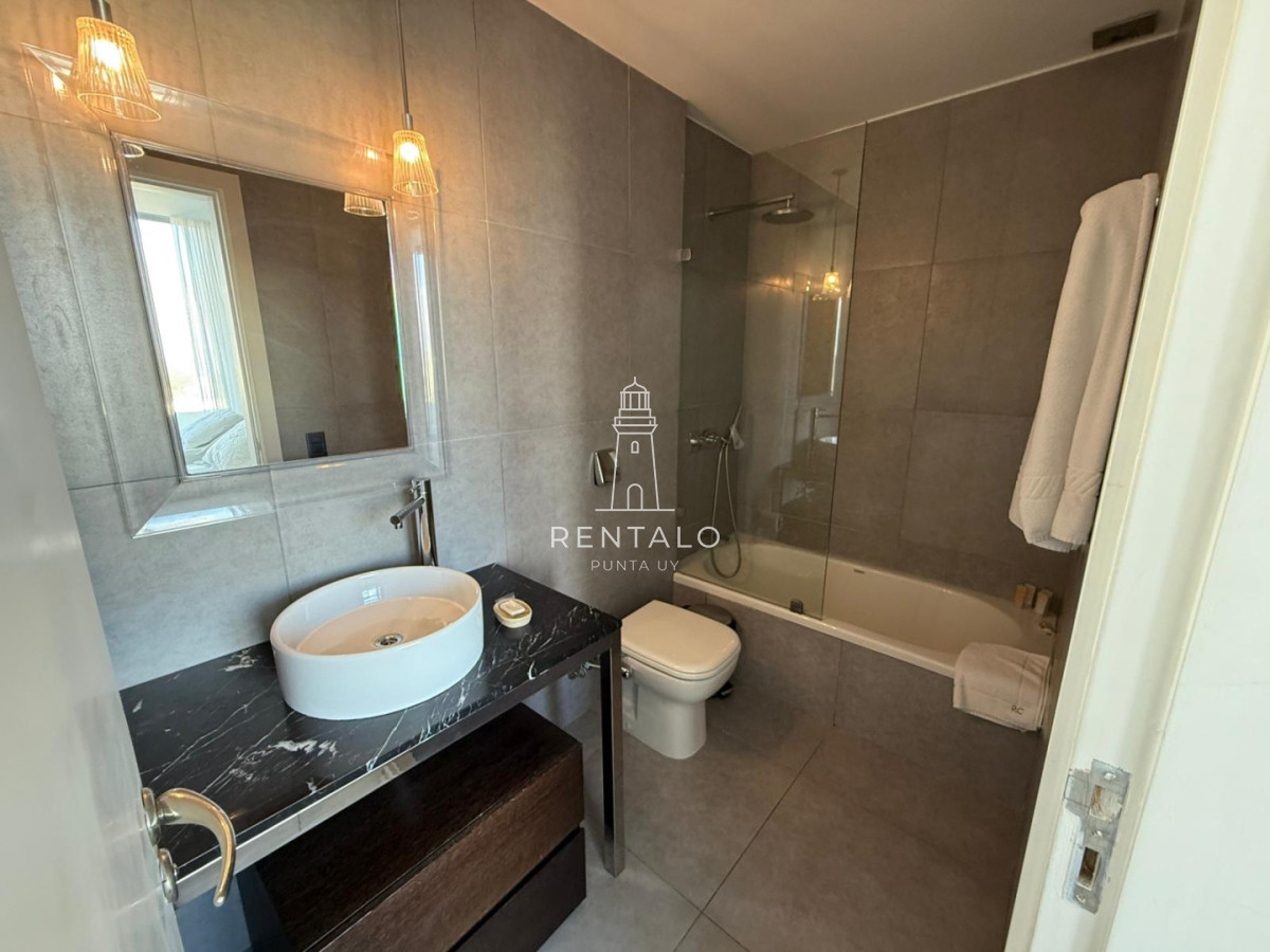 Apartamento ID.1012 - Penthouse en venta de 3 dormitorios en Punta del este oportunidad