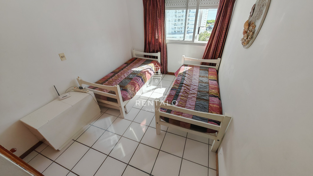 Apartamento ID.892 - Apartamento en venta de 2 dormitorios en punta del este con vista al mar 