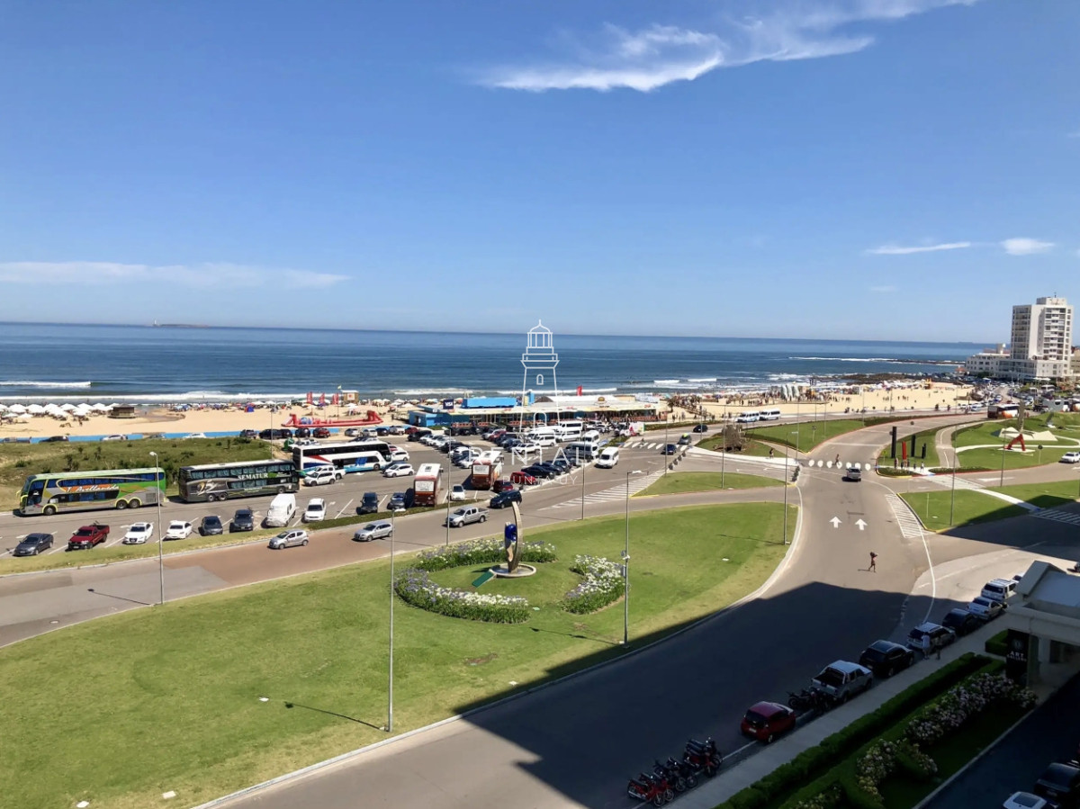 Apartamento ID.840 - Alquiler temporal de 3 dormitorios con vista al mar en Punta del este 