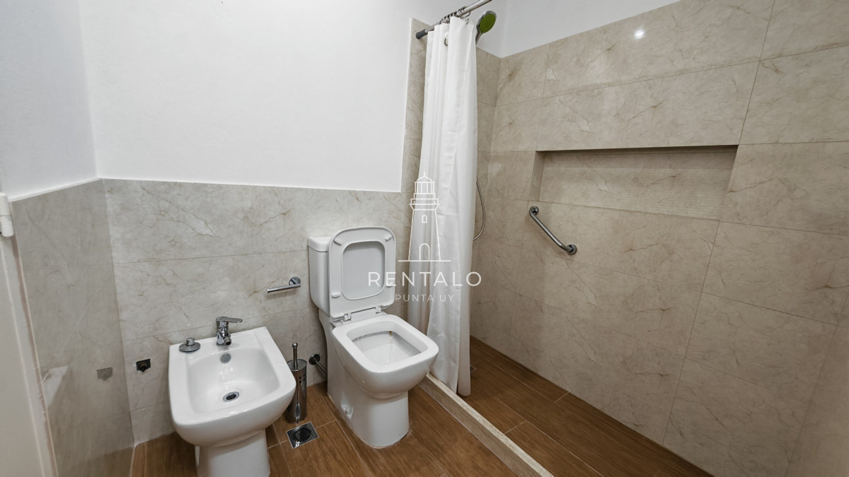 Apartamento ID.1095 - Apartamento penthouse en venta de 2 dormitorios 3 baños en Punta del este oportunidad
