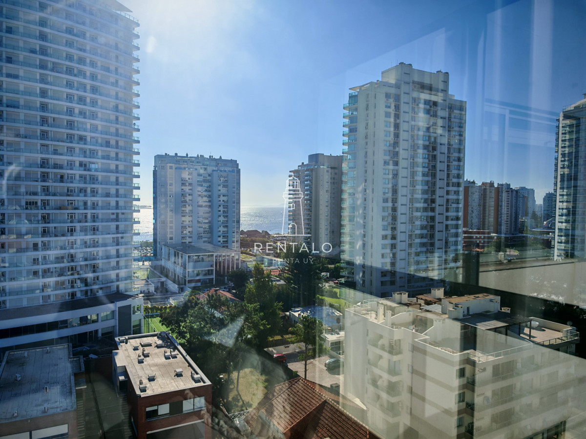 Apartamento ID.863 - En venta apartamento penthouse 3 dormitorios en Punta del este playa mansa parada 5 