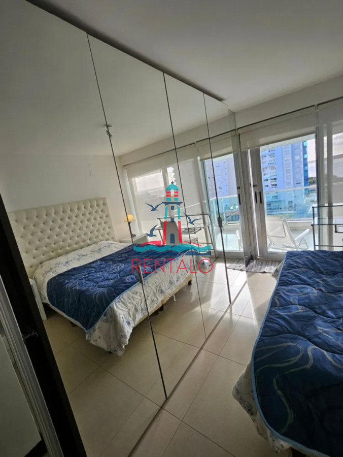 Apartamento ID.810 - En venta apartamento de 2 dormitorios en Punta del este con parrillero y vista al mar