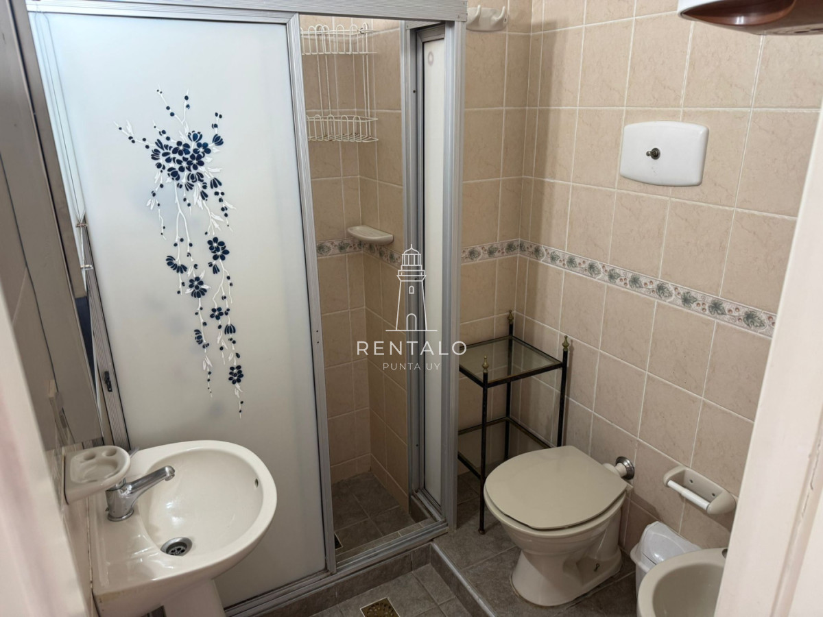 Apartamento ID.903 - Apartamento en venta de 2 dormitorios en Punta del este con garaje OPORTUNIDAD