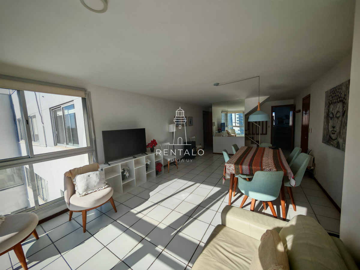 Apartamento ID.863 - En venta apartamento penthouse 3 dormitorios en Punta del este playa mansa parada 5 