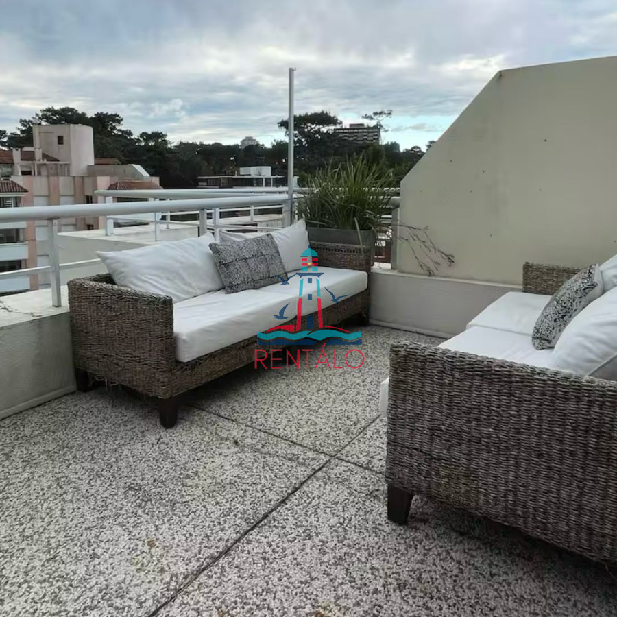 Apartamento ID.445 - Alquiler anual en Punta del este de 2 dormitorios 