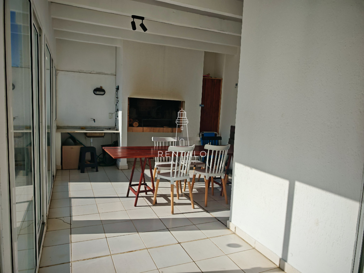 Apartamento ID.863 - En venta apartamento penthouse 3 dormitorios en Punta del este playa mansa parada 5 