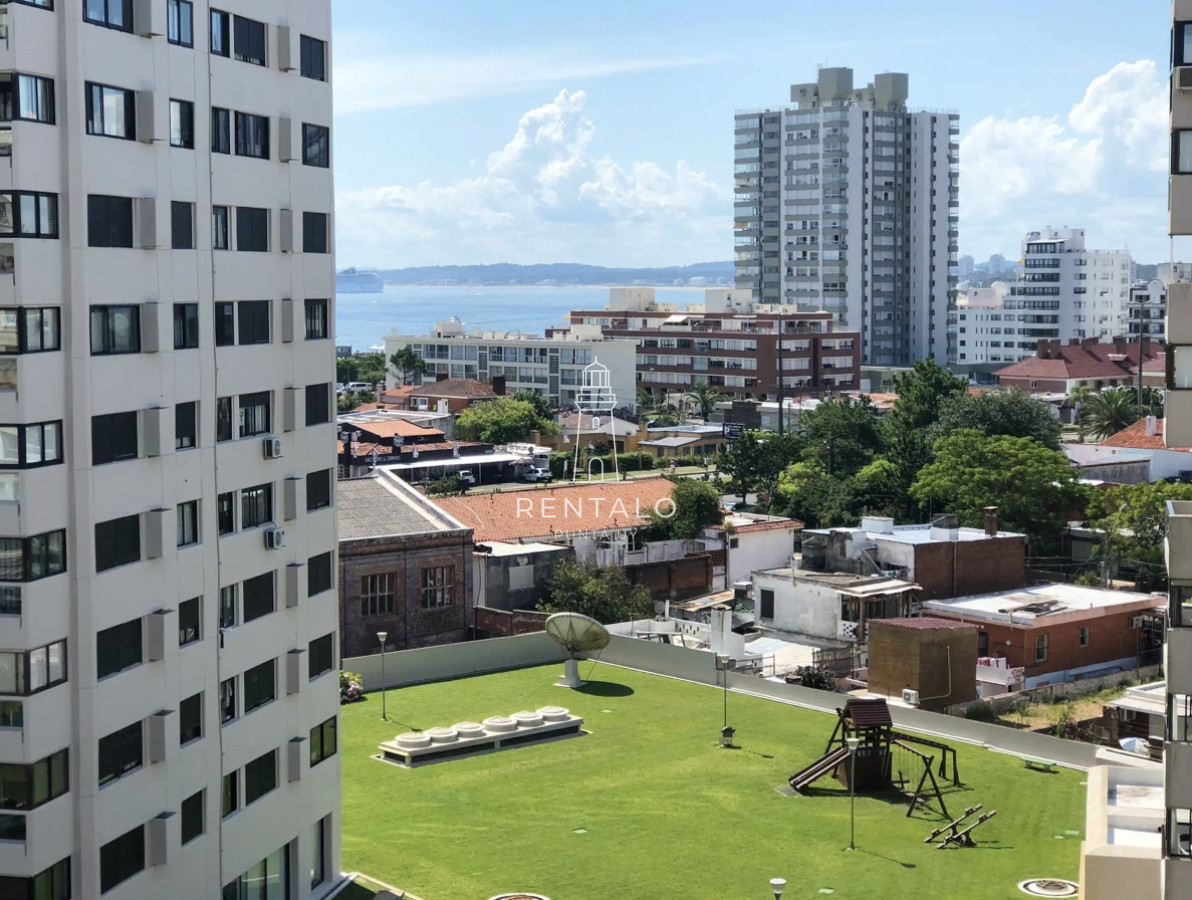 Apartamento ID.840 - Alquiler temporal de 3 dormitorios con vista al mar en Punta del este 