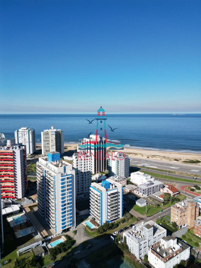 Apartamento ID.403 - Apartamento en venta en Punta del Este de 2 dormitorios y medio y dos baños oportunidad en punta del este 