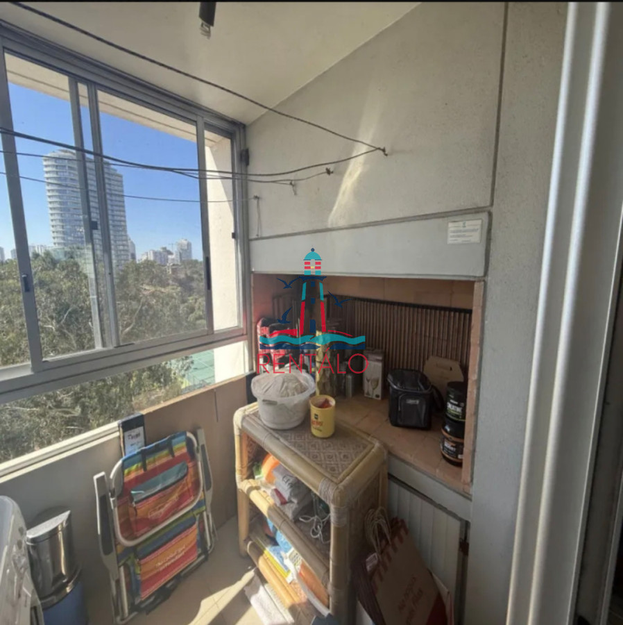 Apartamento ID.810 - En venta apartamento de 2 dormitorios en Punta del este con parrillero y vista al mar