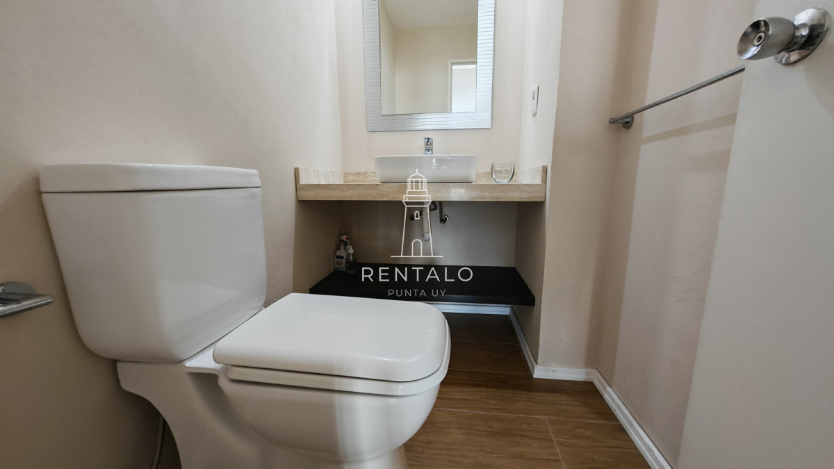 Apartamento ID.1095 - Apartamento penthouse en venta de 2 dormitorios 3 baños en Punta del este oportunidad