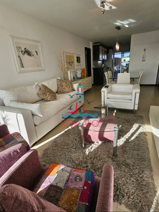 Apartamento ID.810 - En venta apartamento de 2 dormitorios en Punta del este con parrillero y vista al mar