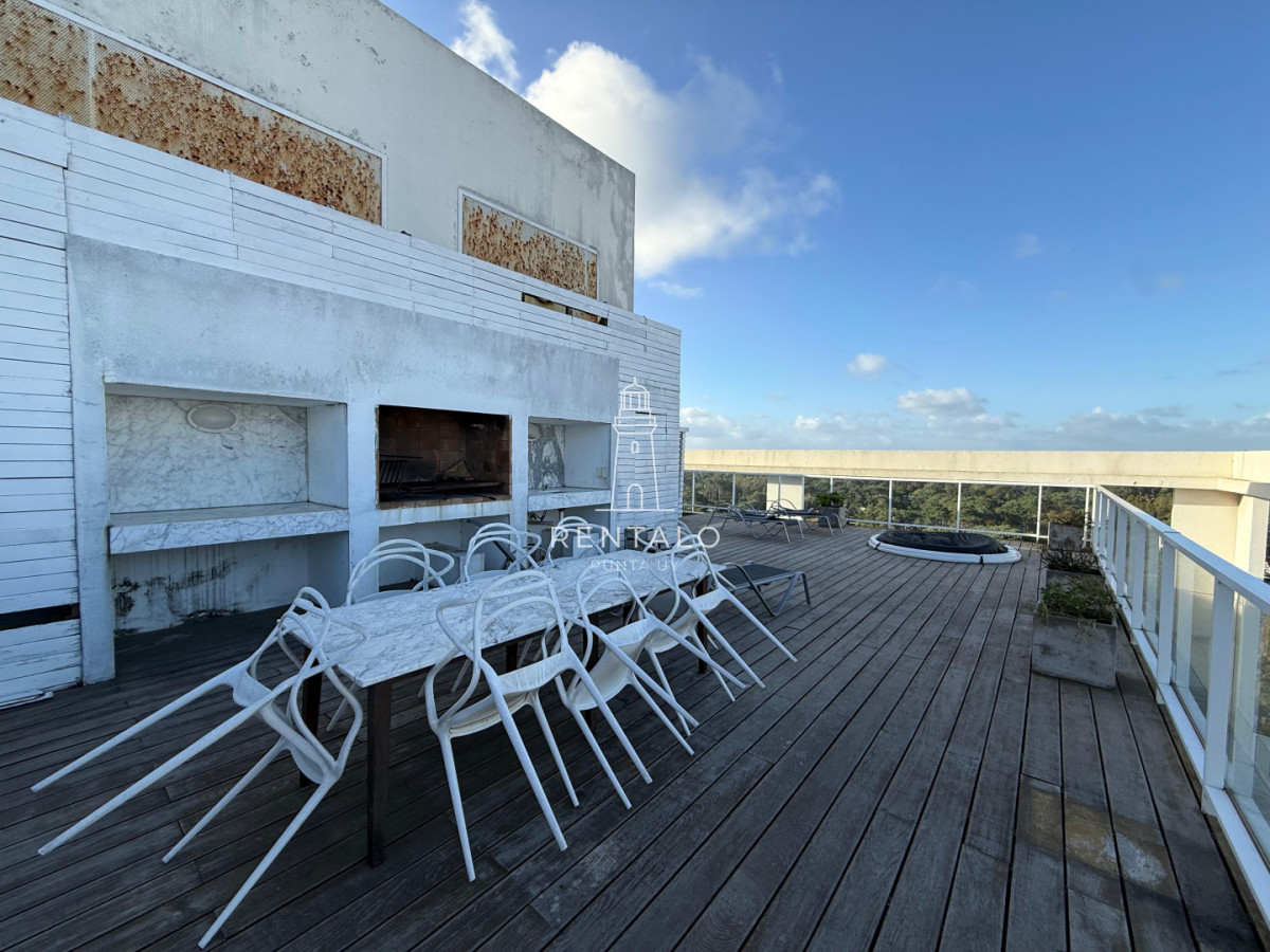 Apartamento ID.1012 - Penthouse en venta de 3 dormitorios en Punta del este oportunidad