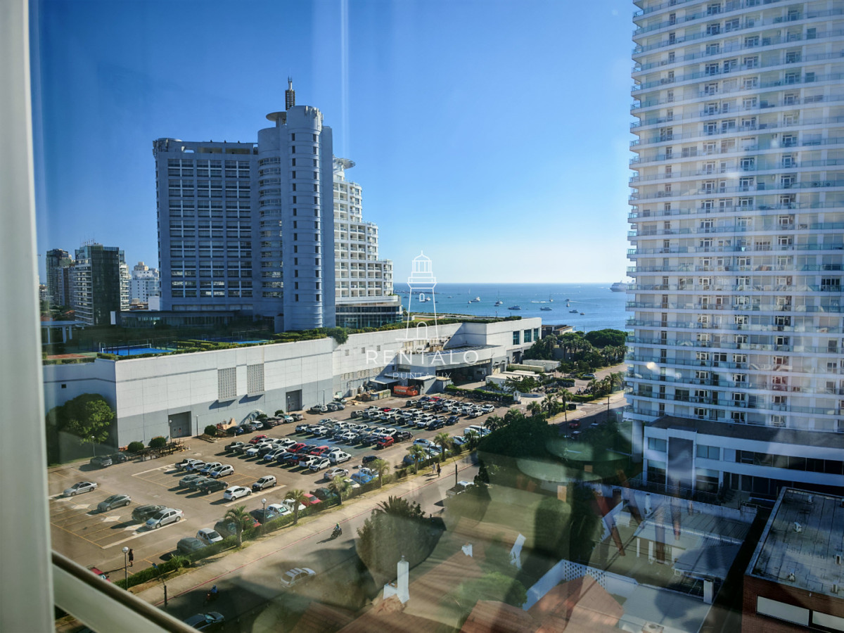 Apartamento ID.863 - En venta apartamento penthouse 3 dormitorios en Punta del este playa mansa parada 5 