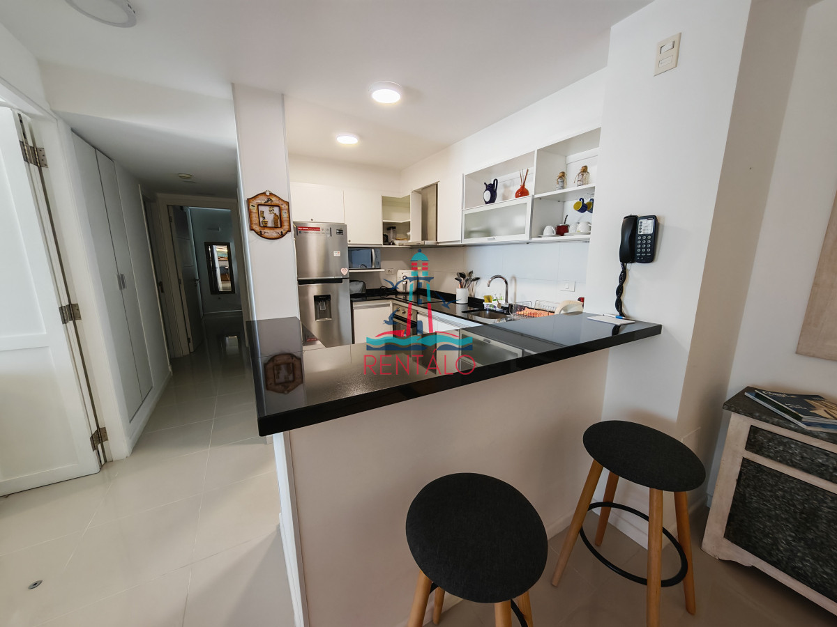 Apartamento ID.403 - Apartamento en venta en Punta del Este de 2 dormitorios y medio y dos baños oportunidad en punta del este 