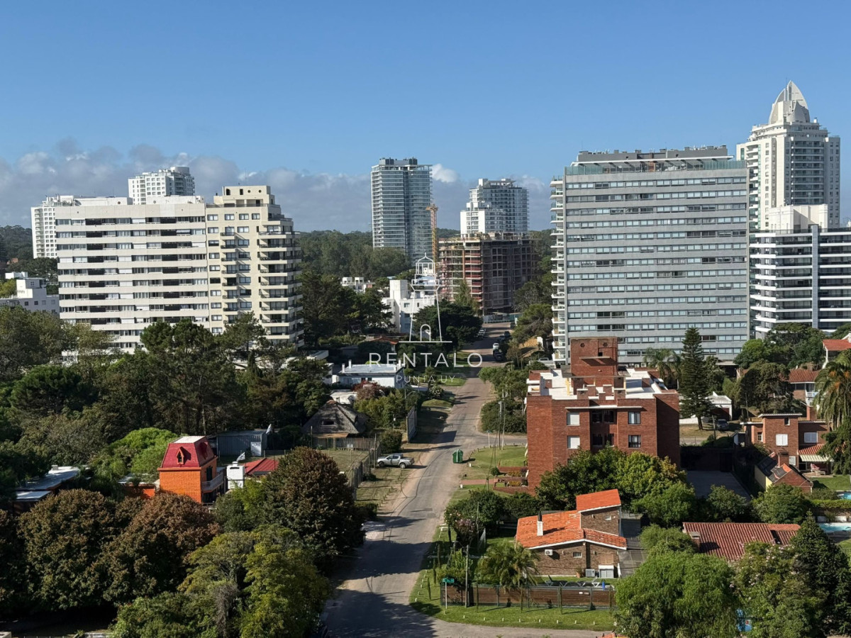 Apartamento ID.903 - Apartamento en venta de 2 dormitorios en Punta del este con garaje OPORTUNIDAD