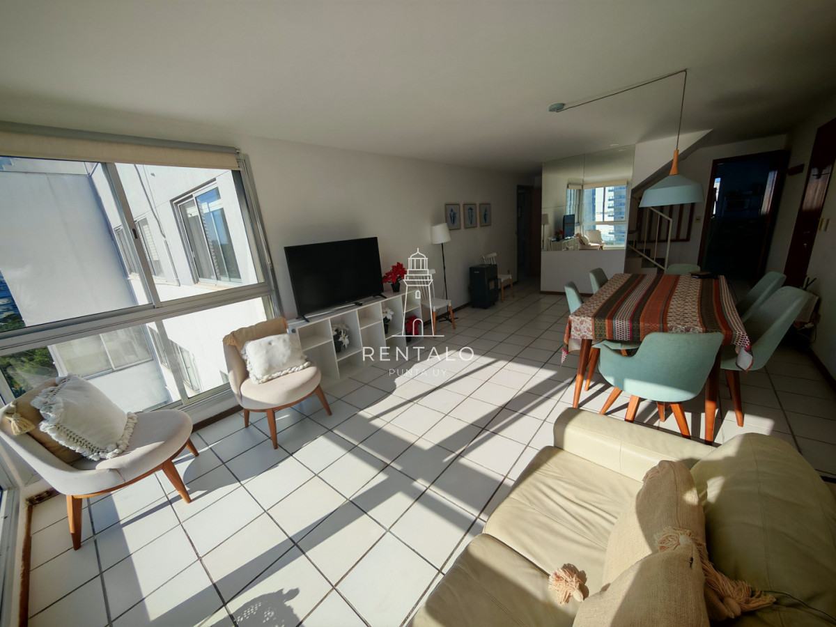 Apartamento ID.863 - En venta apartamento penthouse 3 dormitorios en Punta del este playa mansa parada 5 