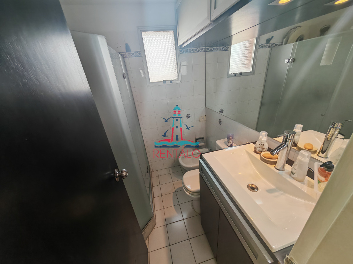 Apartamento ID.541 - Apartamento en venta de 1 dormitorio y medio en Punta del este buen sol y vista al mar