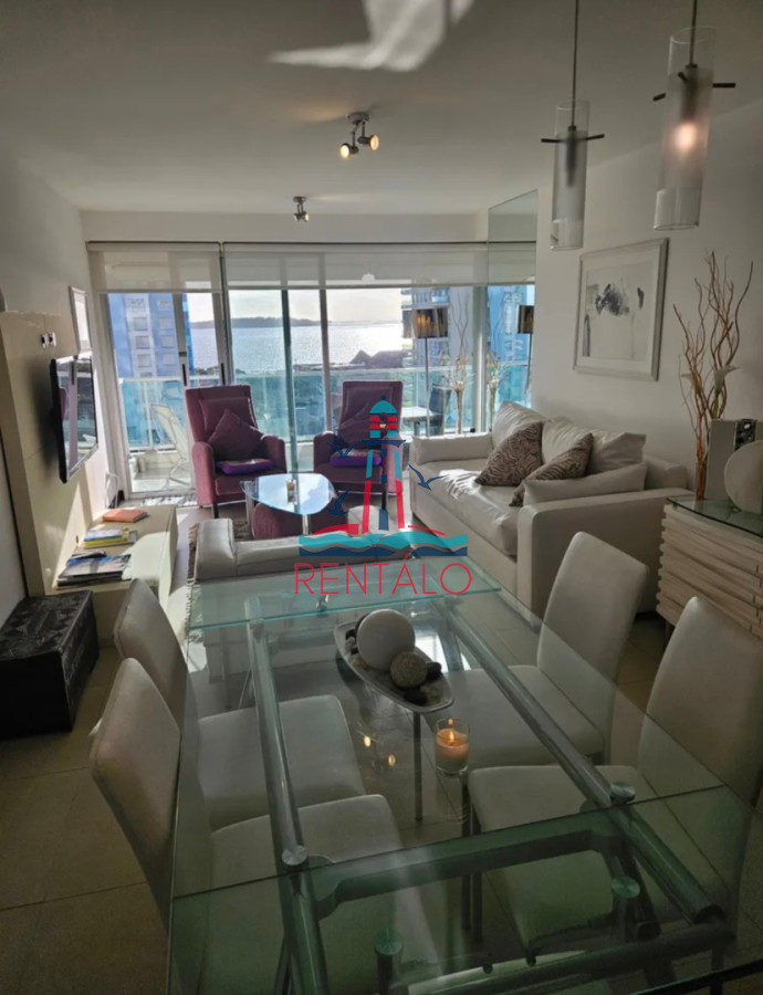 Apartamento ID.810 - En venta apartamento de 2 dormitorios en Punta del este con parrillero y vista al mar