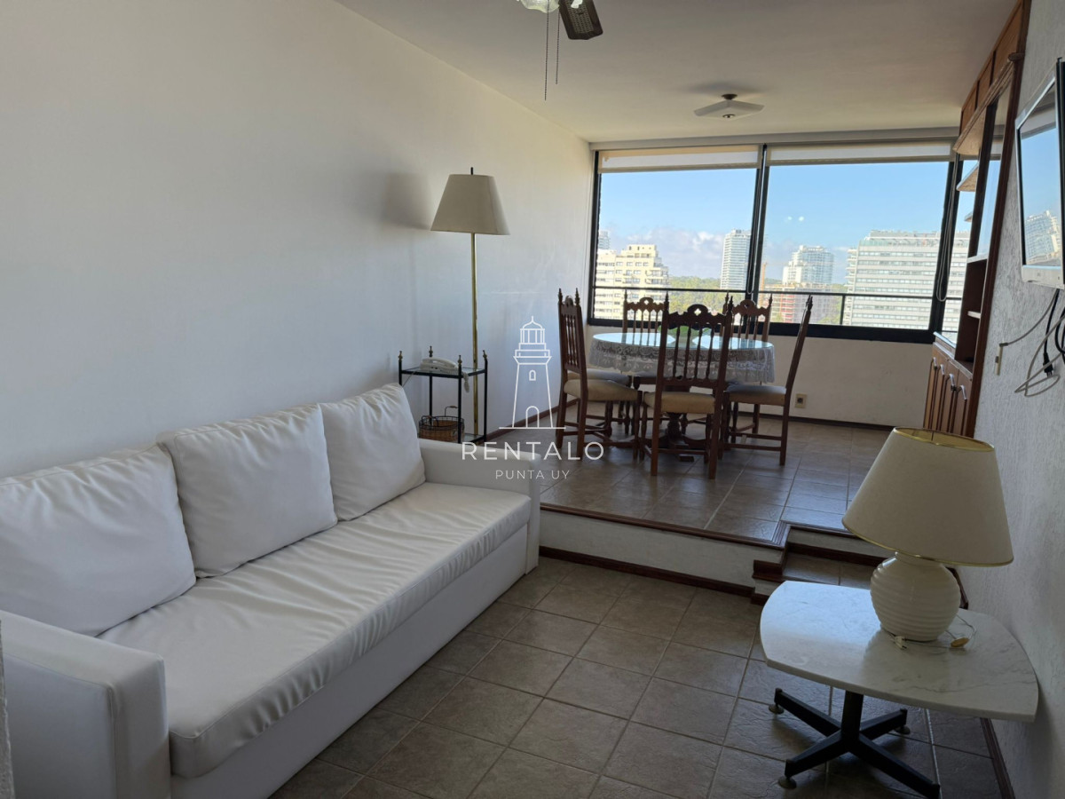 Apartamento ID.903 - Apartamento en venta de 2 dormitorios en Punta del este con garaje OPORTUNIDAD