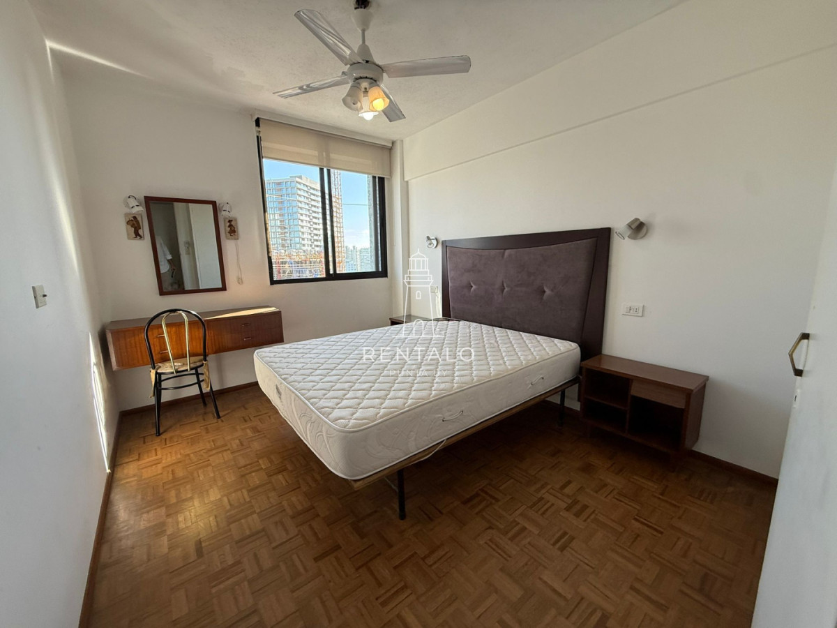 Apartamento ID.903 - Apartamento en venta de 2 dormitorios en Punta del este con garaje OPORTUNIDAD