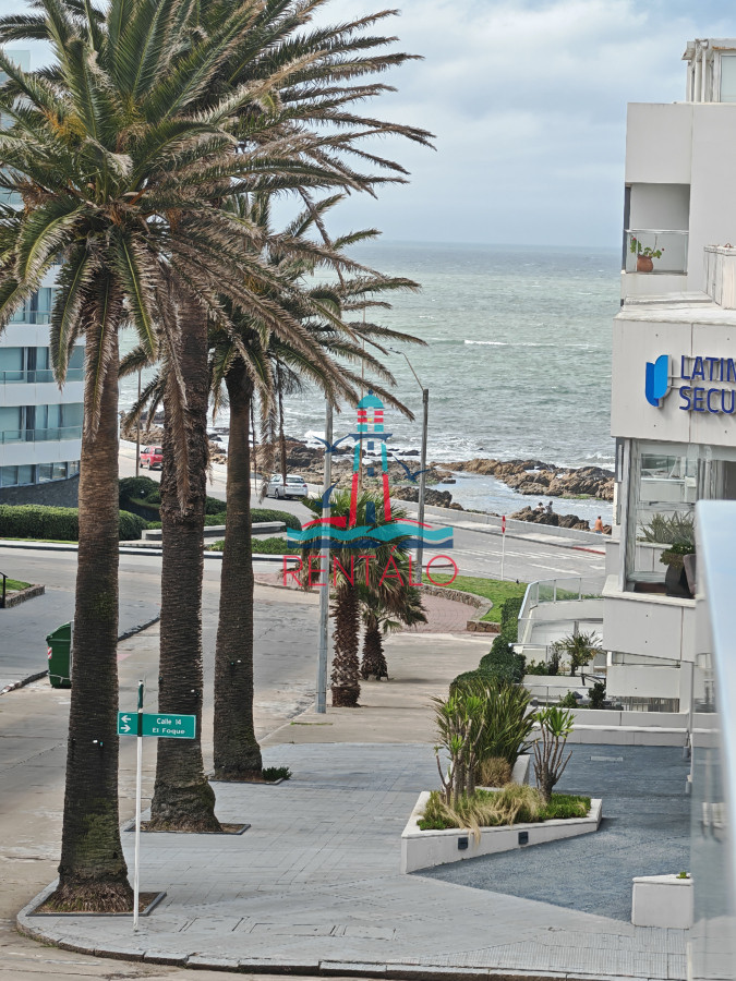 Apartamento ID.541 - Apartamento en venta de 1 dormitorio y medio en Punta del este buen sol y vista al mar
