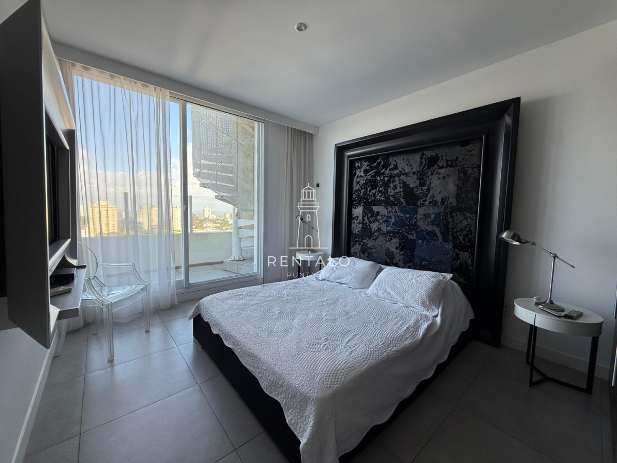 Apartamento ID.1012 - Penthouse en venta de 3 dormitorios en Punta del este oportunidad