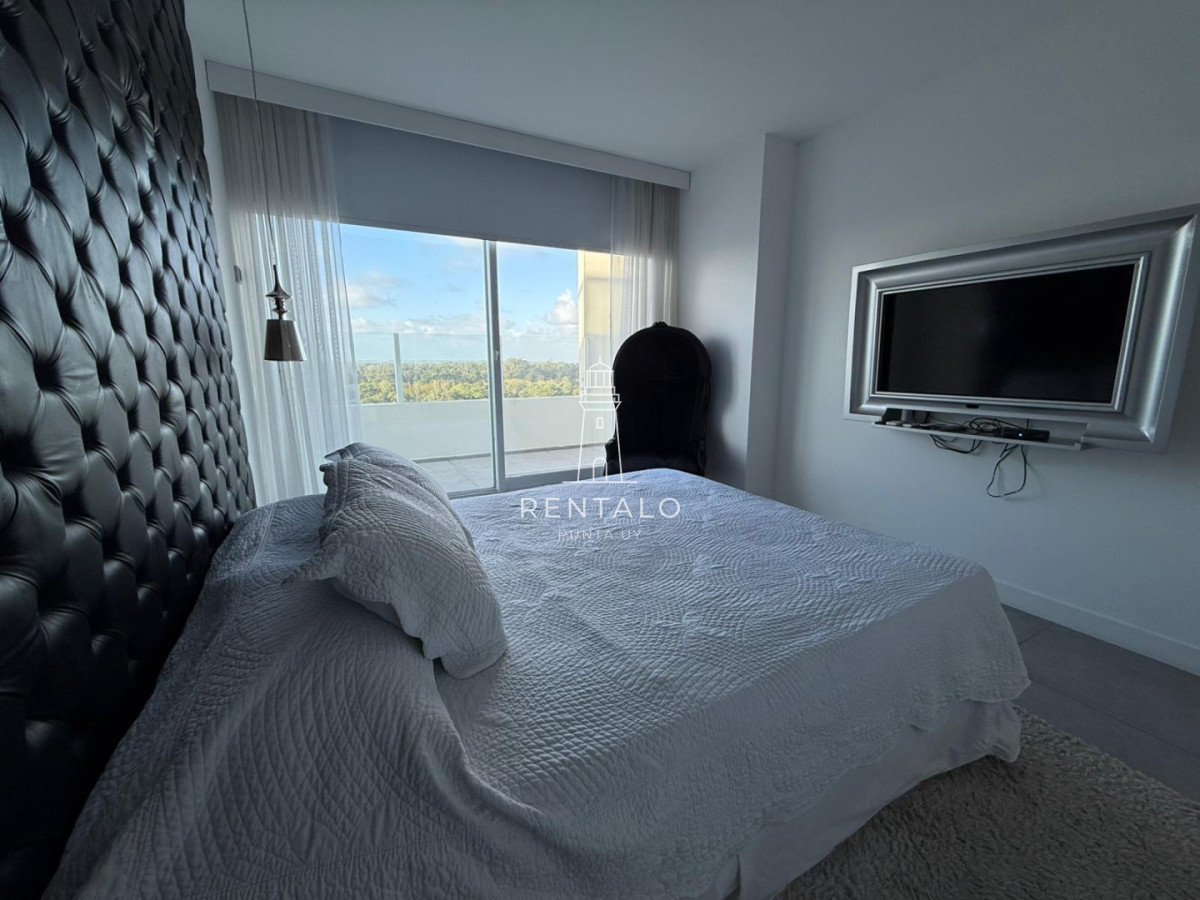 Apartamento ID.1012 - Penthouse en venta de 3 dormitorios en Punta del este oportunidad