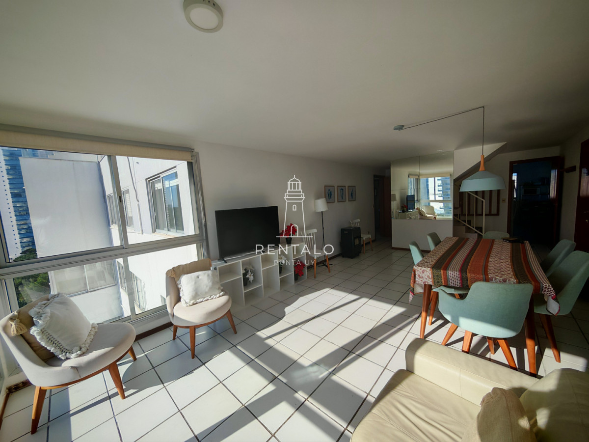 Apartamento ID.863 - En venta apartamento penthouse 3 dormitorios en Punta del este playa mansa parada 5 