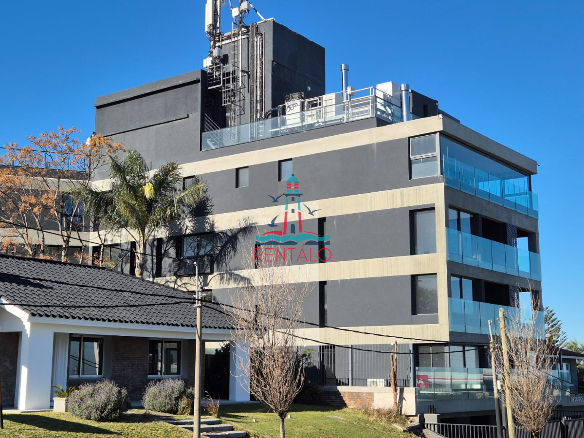 Apartamento ID.533 - Alquiler anual de 2 dormitorios en Punta del este