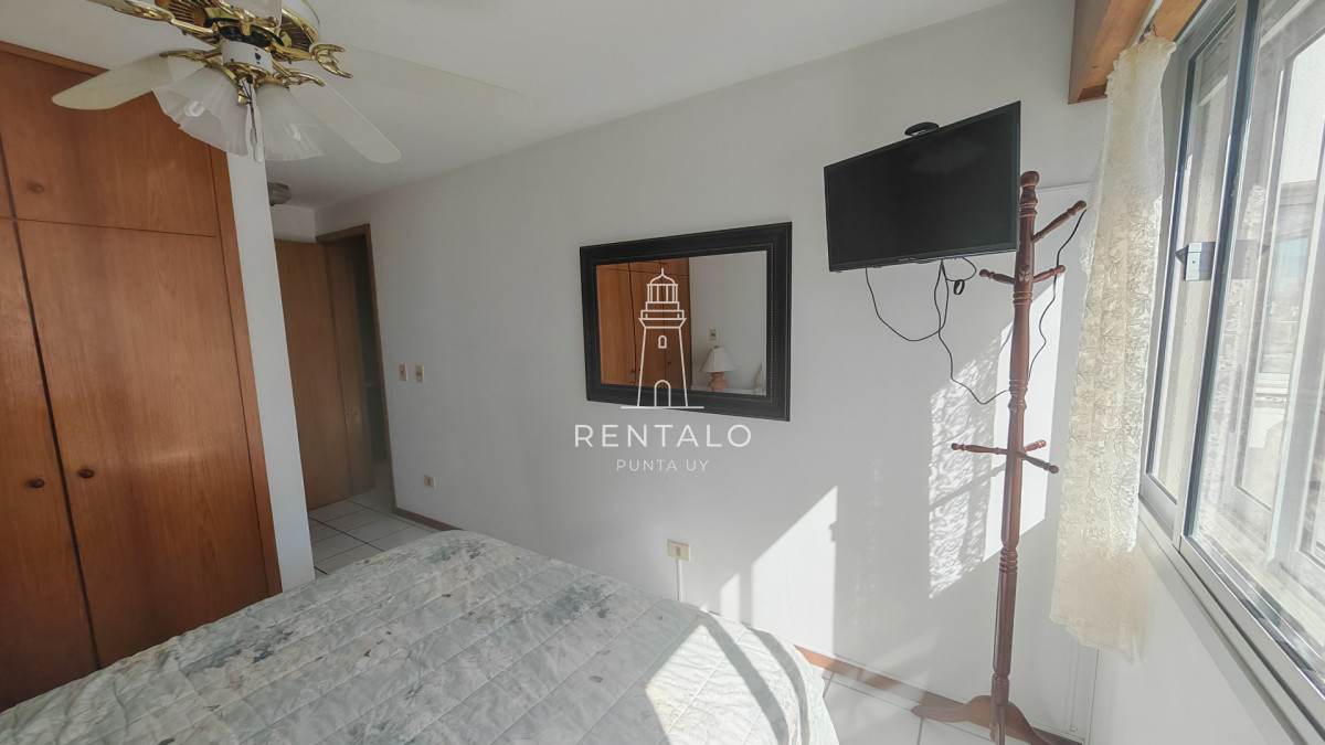 Apartamento ID.892 - Apartamento en venta de 2 dormitorios en punta del este con vista al mar 