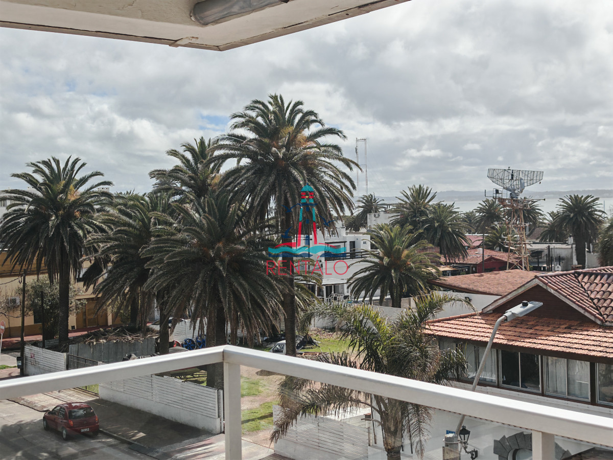 Apartamento ID.541 - Apartamento en venta de 1 dormitorio y medio en Punta del este buen sol y vista al mar