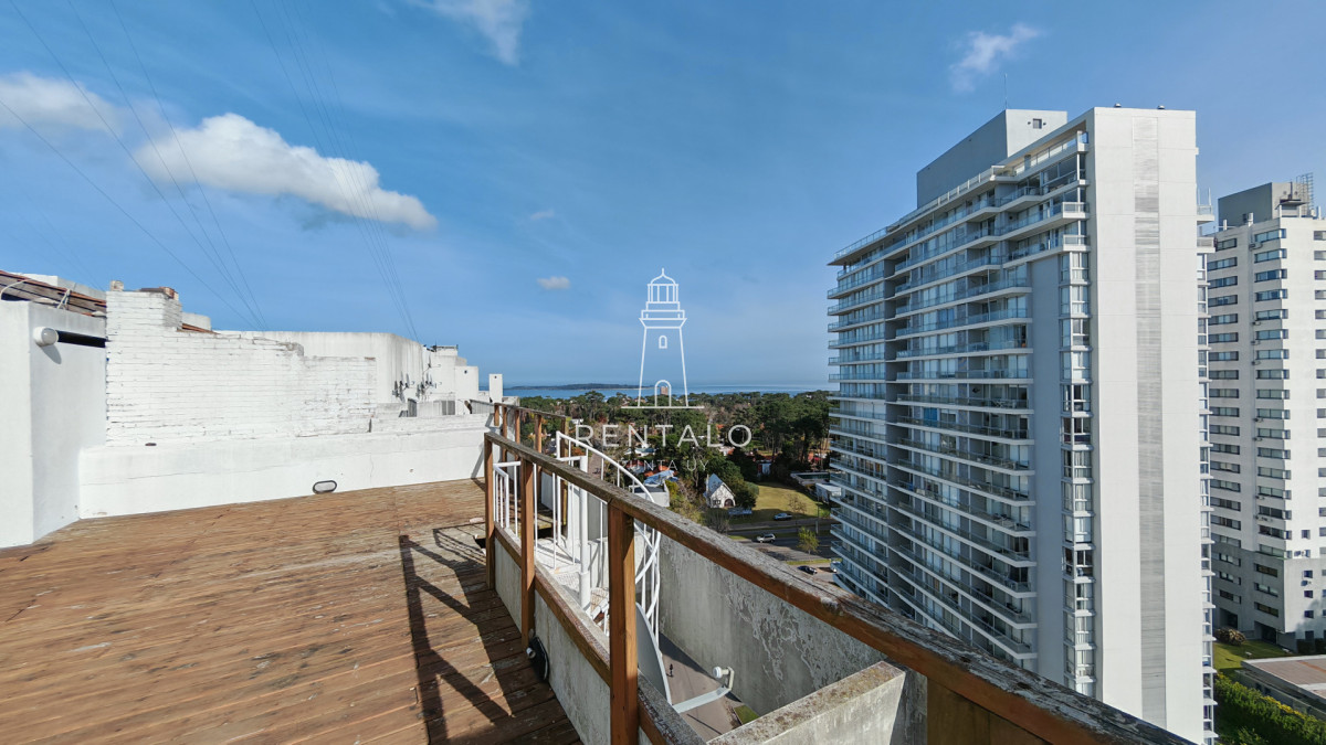 Apartamento ID.1095 - Apartamento penthouse en venta de 2 dormitorios 3 baños en Punta del este oportunidad
