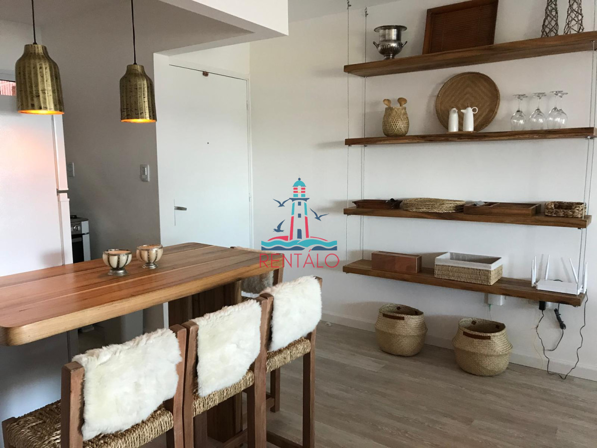 Apartamento ID.282 - Alquiler Anual 2 dormitorios Punta del Este, Maldonado primera linea 