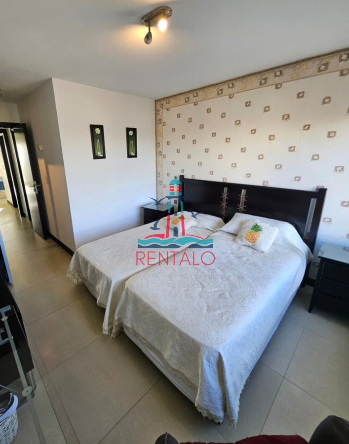 Apartamento ID.810 - En venta apartamento de 2 dormitorios en Punta del este con parrillero y vista al mar