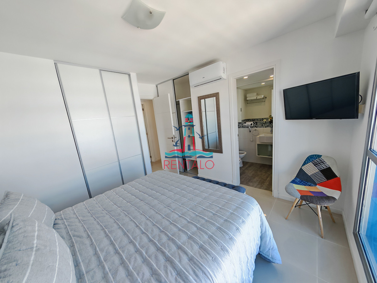 Apartamento ID.403 - Apartamento en venta en Punta del Este de 2 dormitorios y medio y dos baños oportunidad en punta del este 